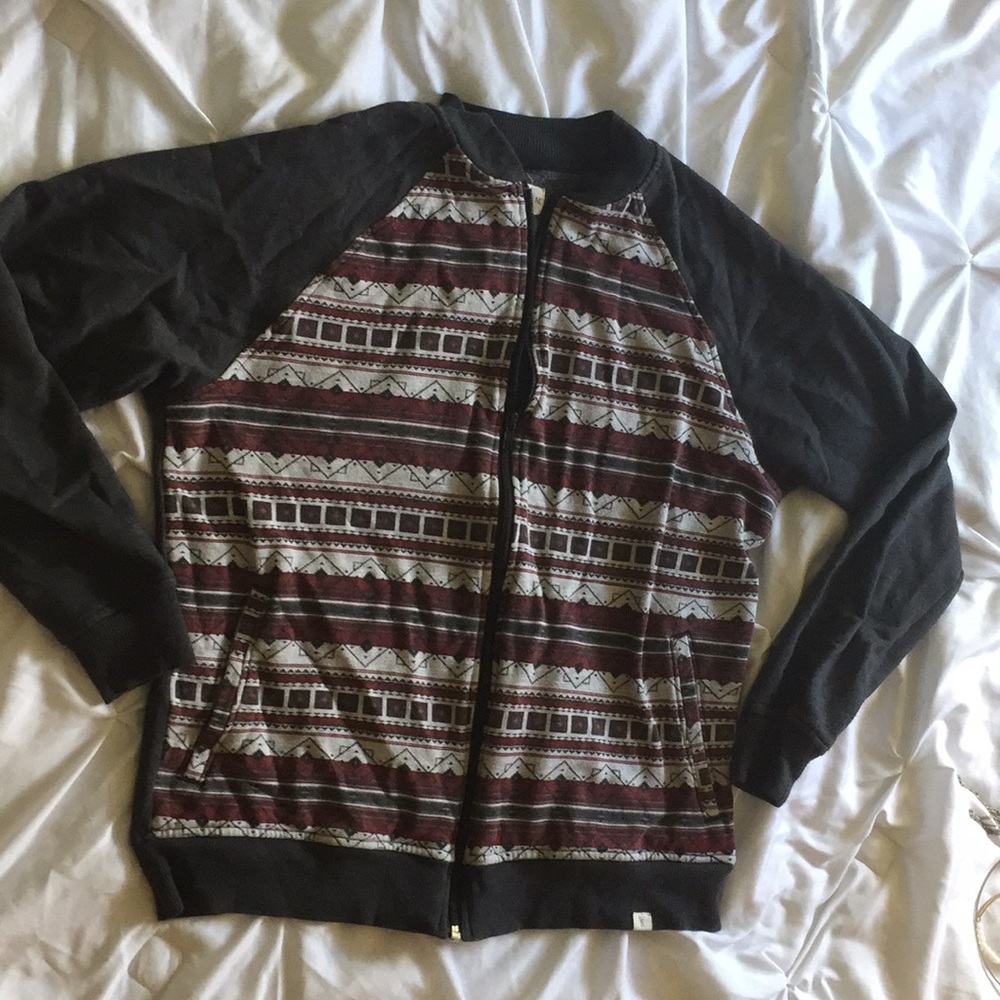 Men’s zippered patterned sweater